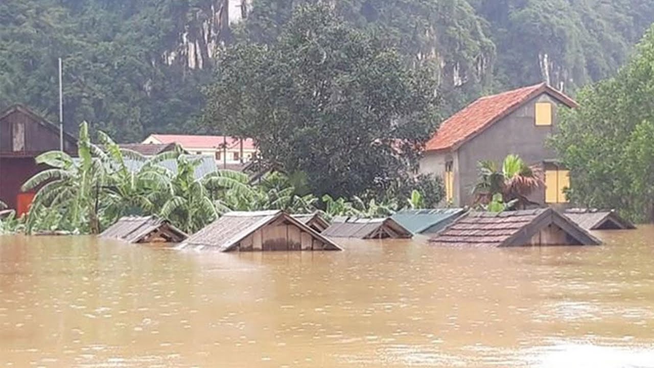 Vì Sao Nước Ta Nhiều Bão Lụt?