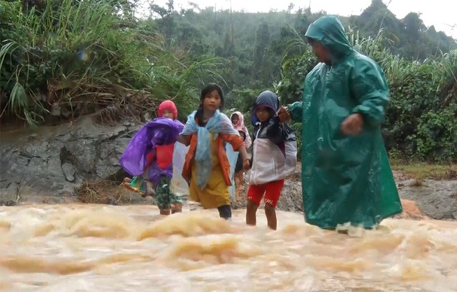 Ngày Nhà Giáo Nơi Bão Lũ 