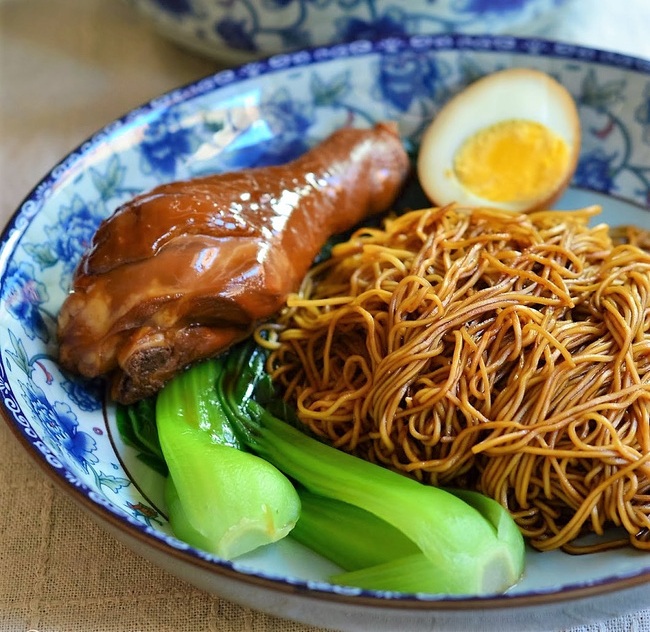 Mì Gà Hong Kong                                                                                                                                       