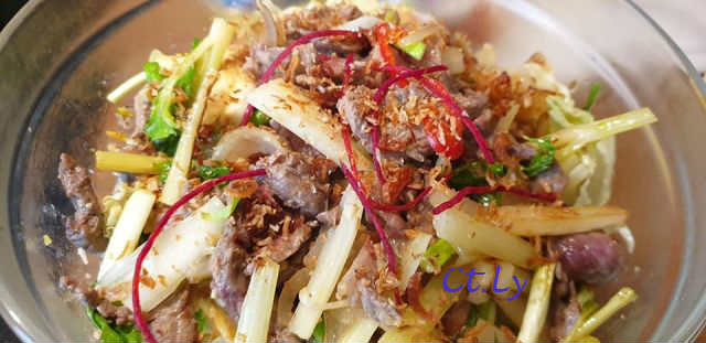 Bò Xào Cần Trộn Xà Lách                                                                                                                               
