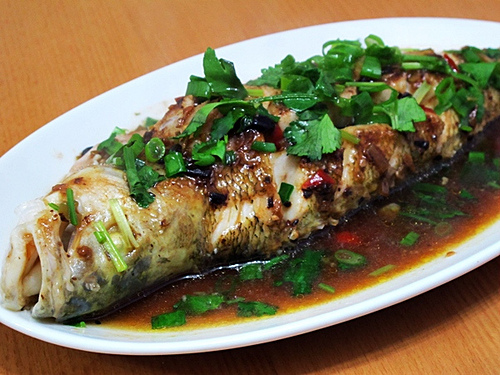 Cá Chưng Với Sốt Me.                                                                                                                                  