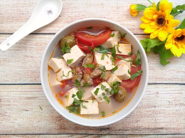 Canh Đậu Phụ Nấu Chua                                                                                                                                 