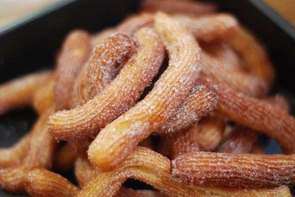 Làm Quẩy (Churro) Của Người Tây Ban Nha                                                                                                               