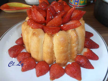 Bánh Charlotte Aux Fraisee <Br> Bánh Trái Dâu                                                                                                         