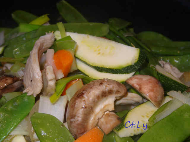 Gà Xào Đậu                                                                                                                                            