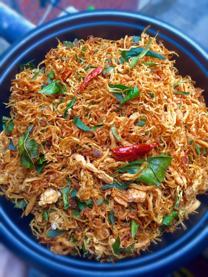 Khô Gà Lá Chanh                                                                                                                                       