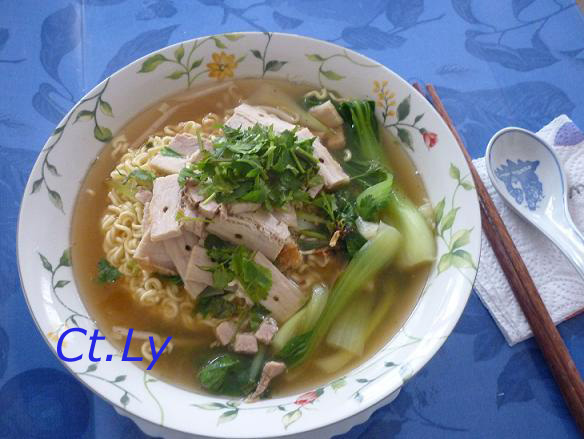 Súp Mì Ăn Liền                                                                                                                                        