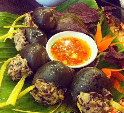 Ốc Nhồi Hấp Lá Gừng                                                                                                                                   