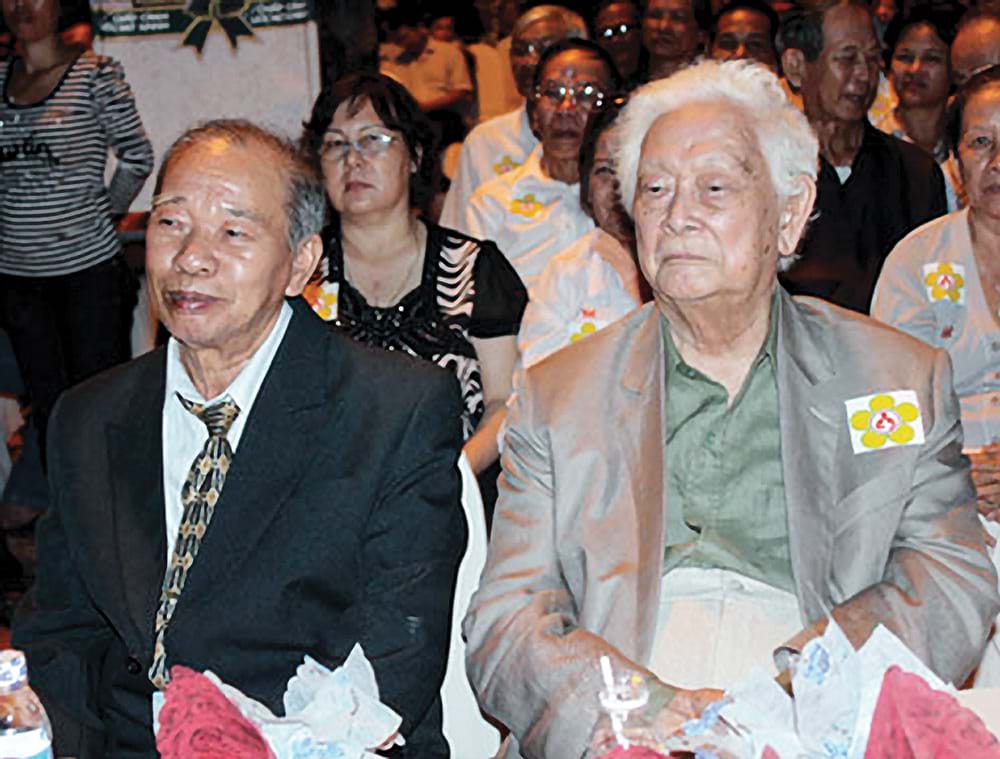 Phạm Thiên Thư - Cõi hoa vàng trên ngọn Hồng Lĩnh