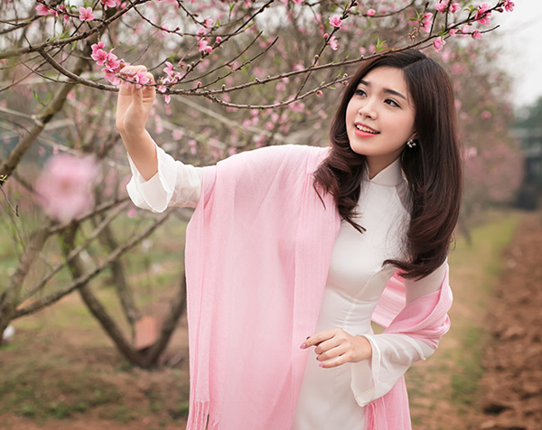 Xuân Là Em