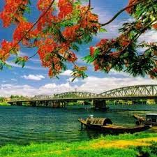 Huế Trong Niềm Nhớ