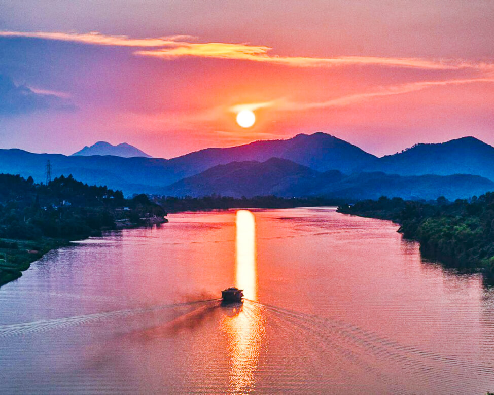 Huế Ơi, Mình Không Về Mô